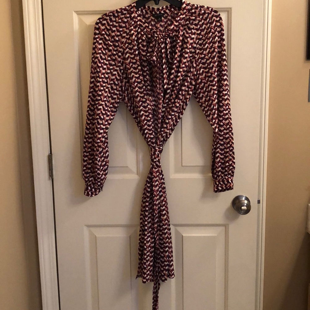 Multi-color, tie-neck and frontal buttons dress